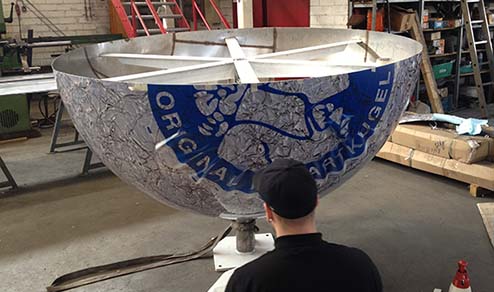 Kugel Bekleben, Beschriften